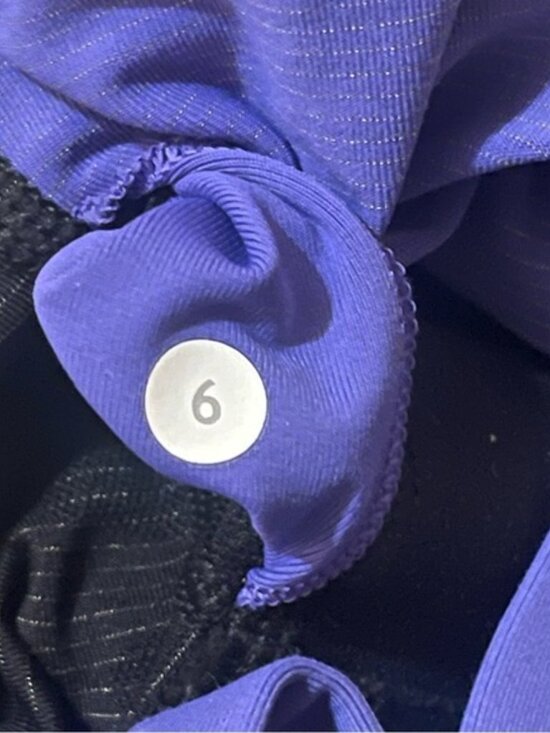 Lululemon Run For Gold Tank Size 6 - Picture 6 of 7